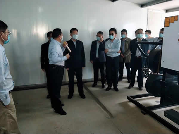 新聞=市人大常委會陳主任帶隊(duì)，市人大環(huán)境組一行，來公司檢查工作03.jpg